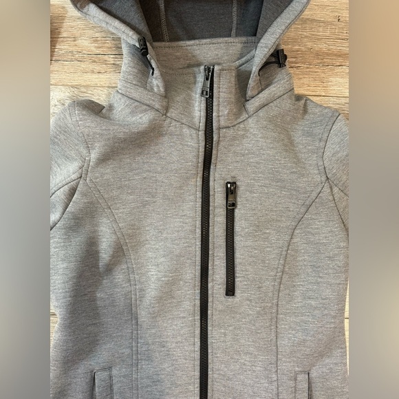 Andrew Marc~ Women’s Full Zip Hooded Knit Scuba‎ Jacket Gray Size Medium - Picture 11 of 11
